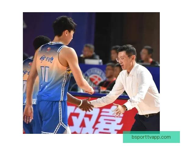 刘炜后新疆新帅格兰离职 两任教练接连离队球队排名倒数第四